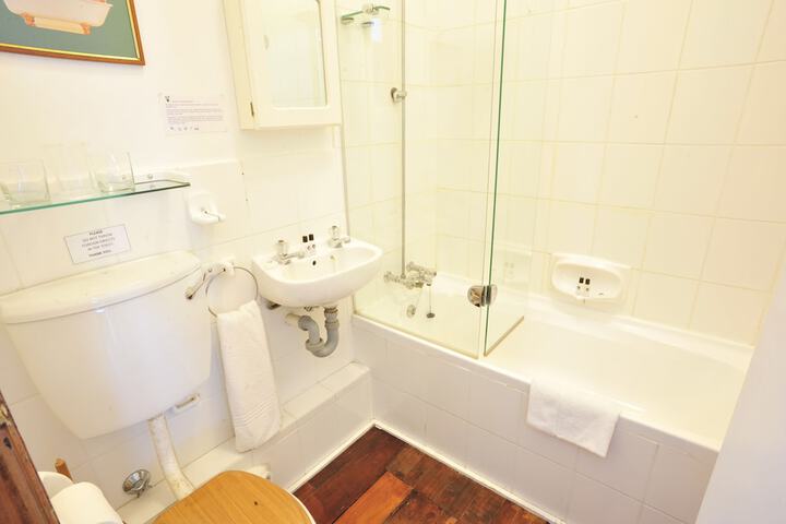 Room 20 of 27