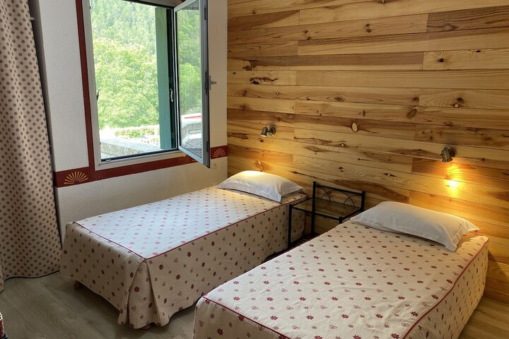Room 9 of 96