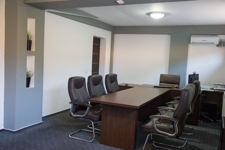 Business Center 16 of 17