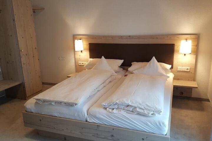 Room 15 of 38