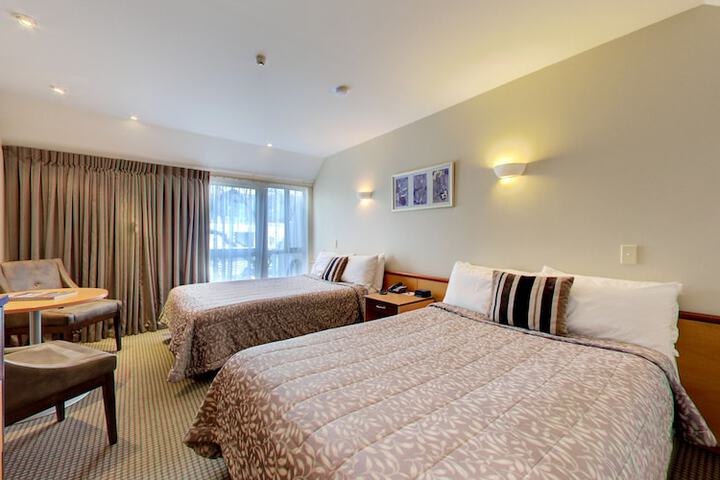 Room 2 of 54