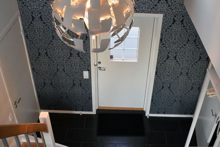 Room 27 of 66