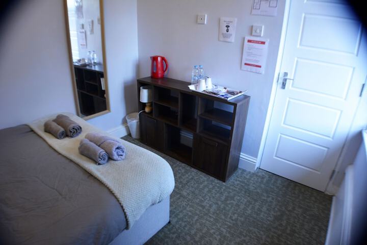 Room 3 of 46