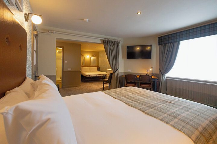 Room 15 of 36