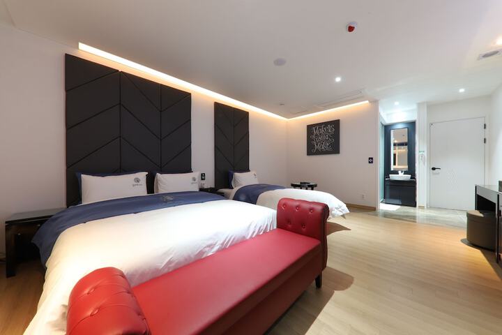 Room 29 of 58