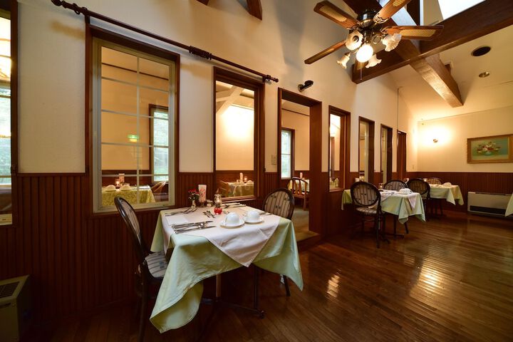 Dining Photos