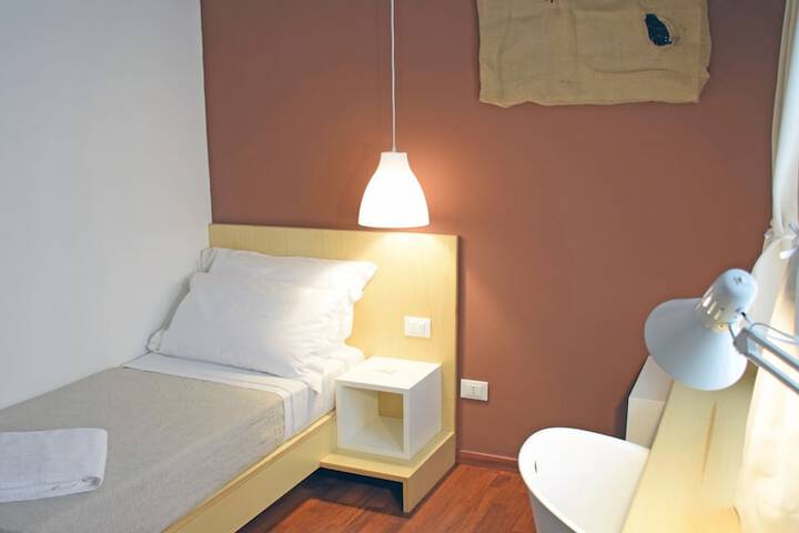Room 4 of 31