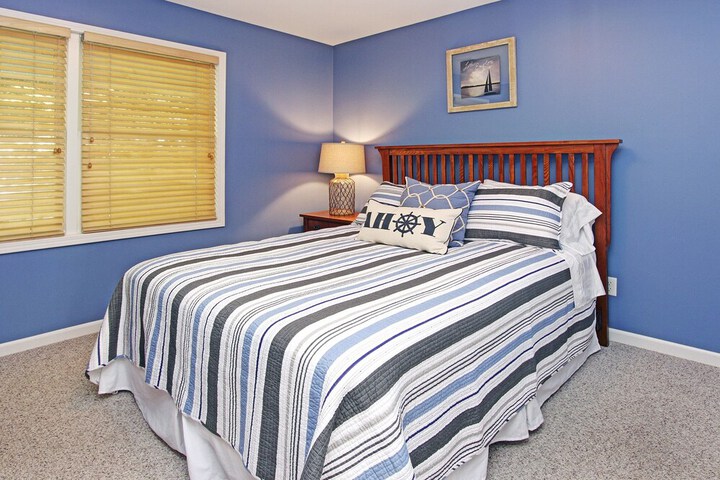 Room 2 of 22