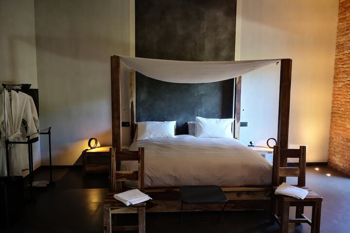 Room 13 of 50