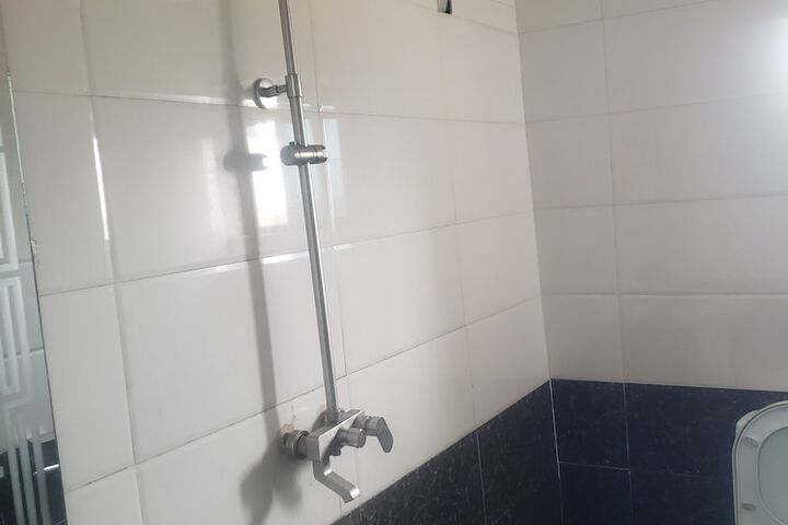 Room 12 of 18