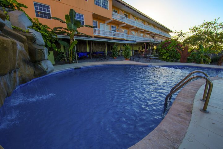 Hotel Pool