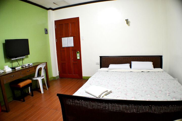 Room 11 of 38