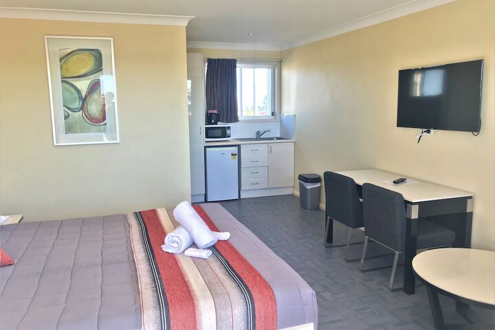 Room 9 of 99