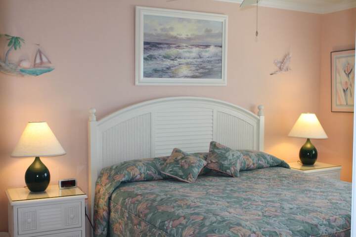 Room 12 of 66