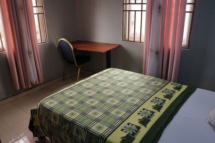 Room 10 of 37