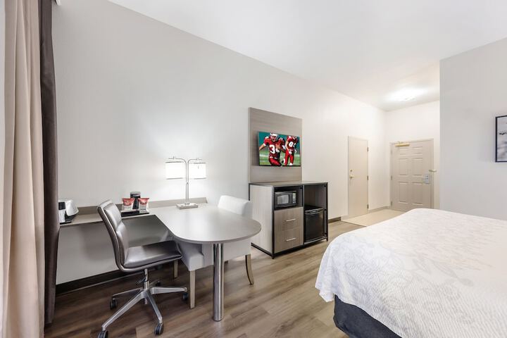 Superior King Bed (4 of 20)