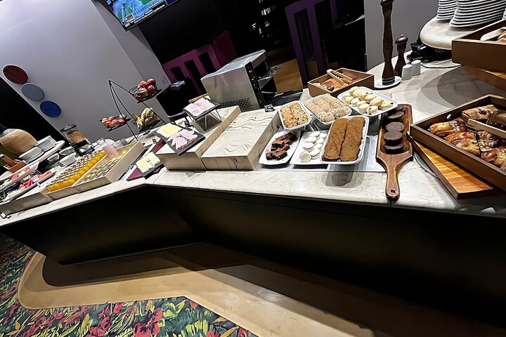Breakfast/Coffee Service 19 of 25
