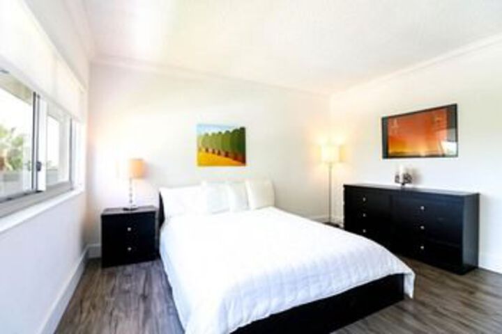 Room 33 of 69