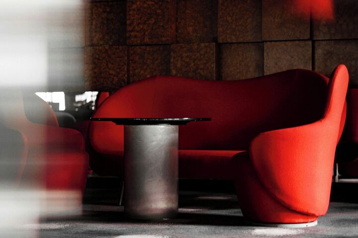 Lounge 100 of 140