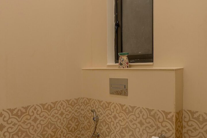 Room 595 of 682