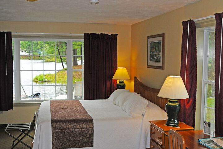 Superior King Lakeside with Shared Balcony (53 of 64)