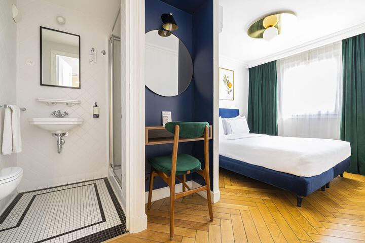 Room 13 of 40