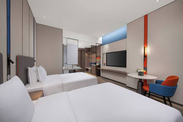 Room 3 of 42