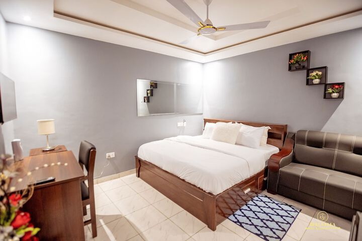 Room 10 of 67