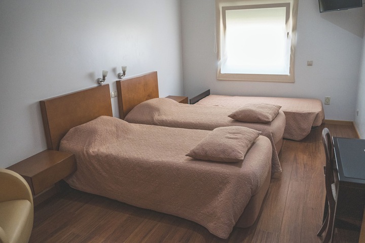 Room 9 of 25