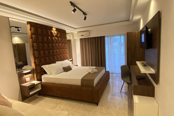 Room 30 of 132