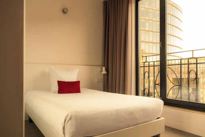 Room 34 of 59