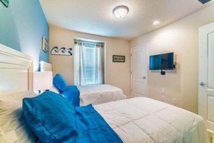 Room 5 of 10