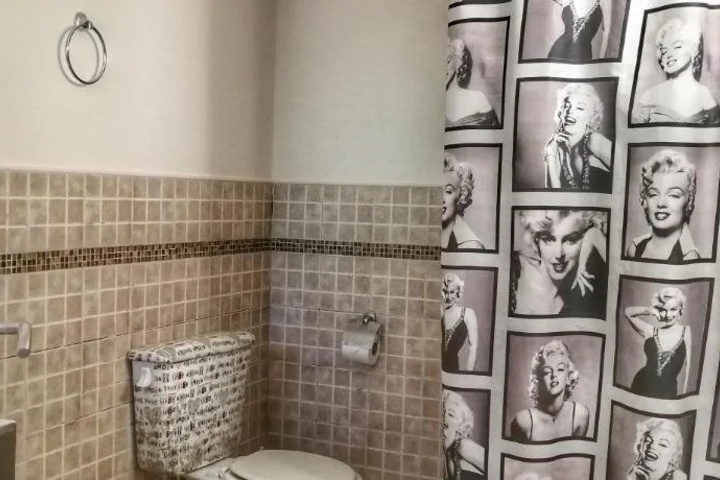 Room 8 of 21