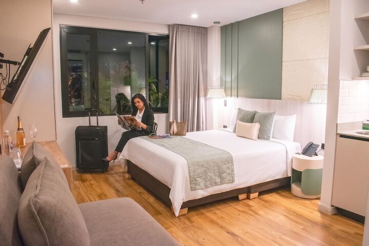 Room 33 of 114