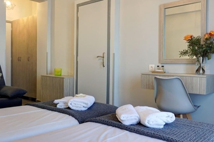 Room 7 of 25