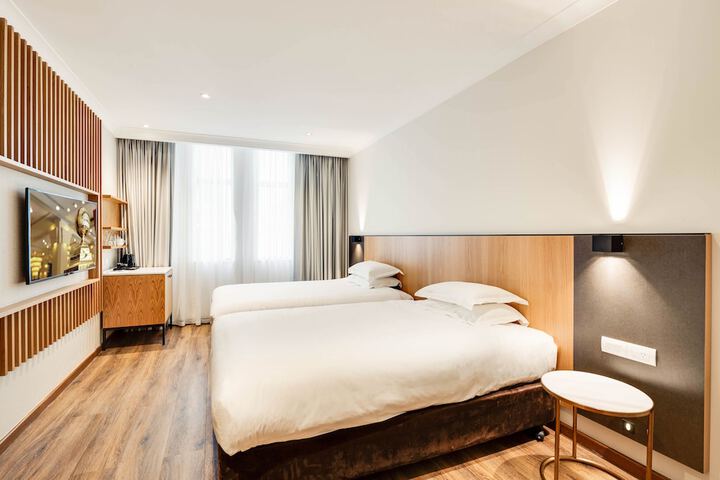 Room 15 of 41