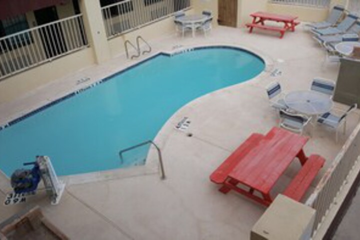 Pool 91 of 177