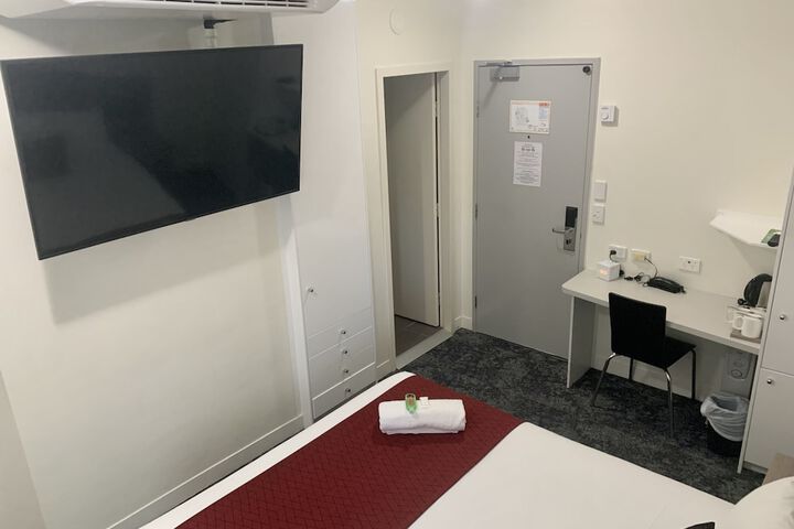 Room 19 of 51