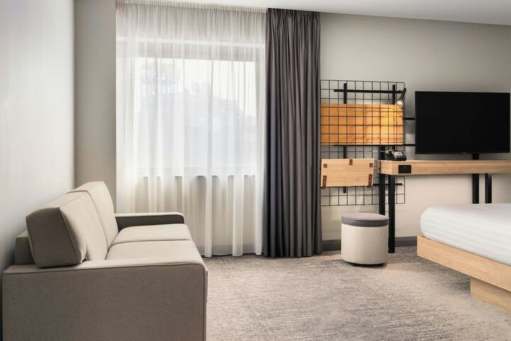 Room 19 of 28