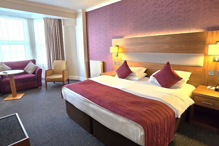 Room 35 of 98