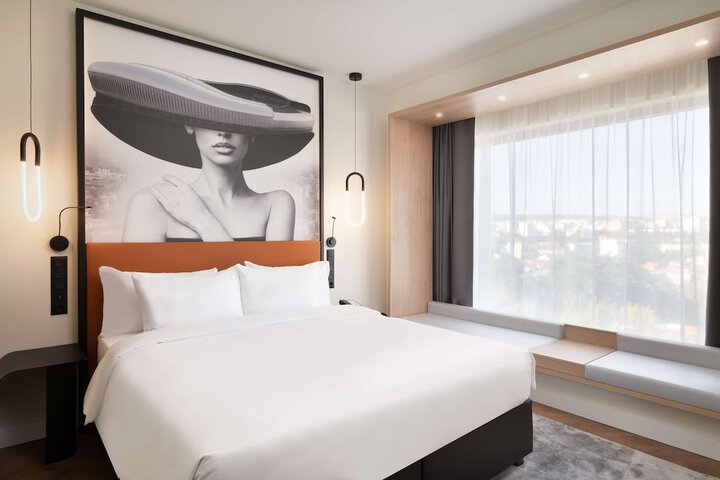 Room 29 of 166