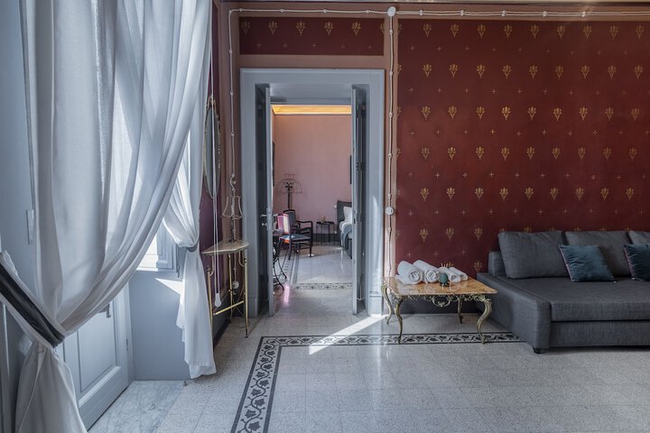Room 10 of 26