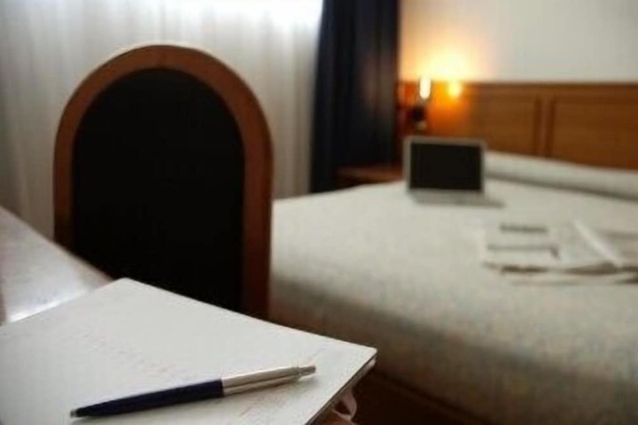 Room 5 of 24