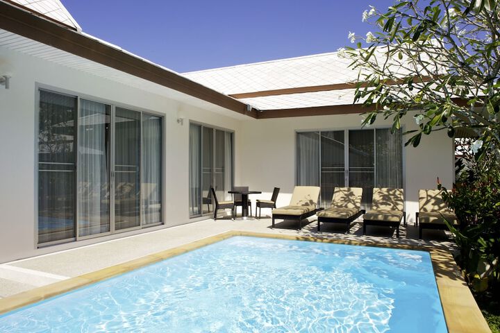 Hotel Pool
