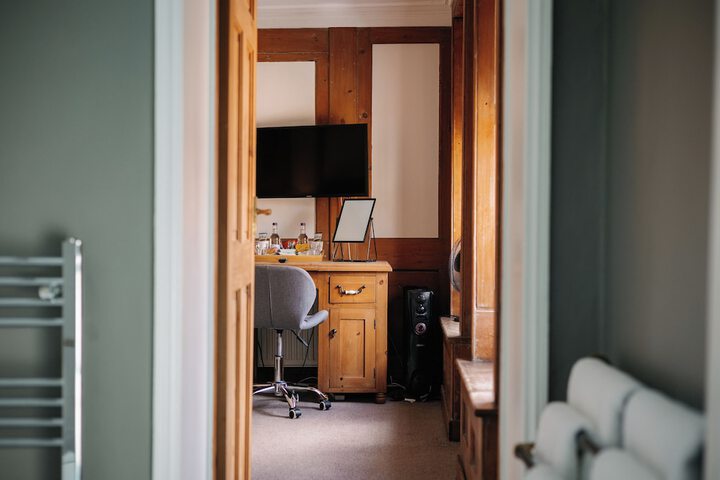 Room 9 of 41