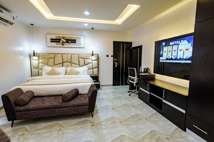 Room 26 of 87