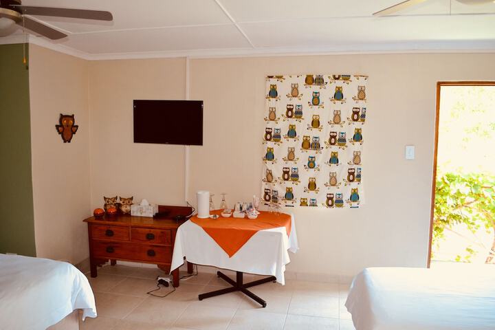 Room 11 of 18