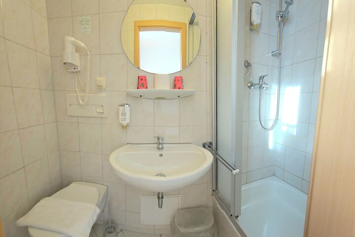 Room 55 of 96