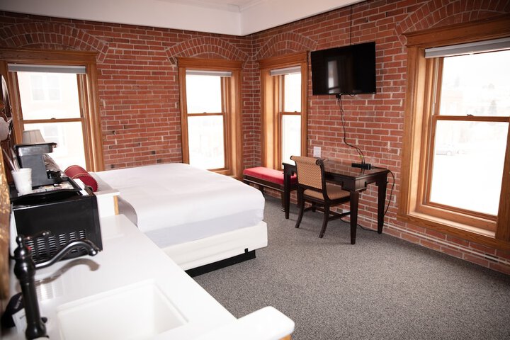 Room 44 of 120