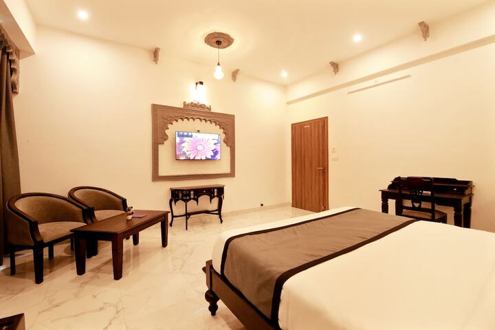 Room 8 of 32